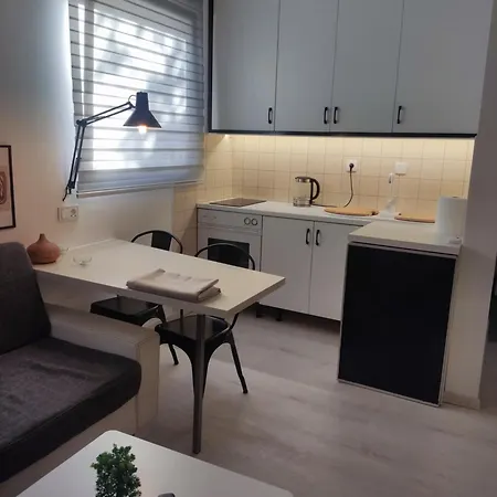 Apartment 101 *